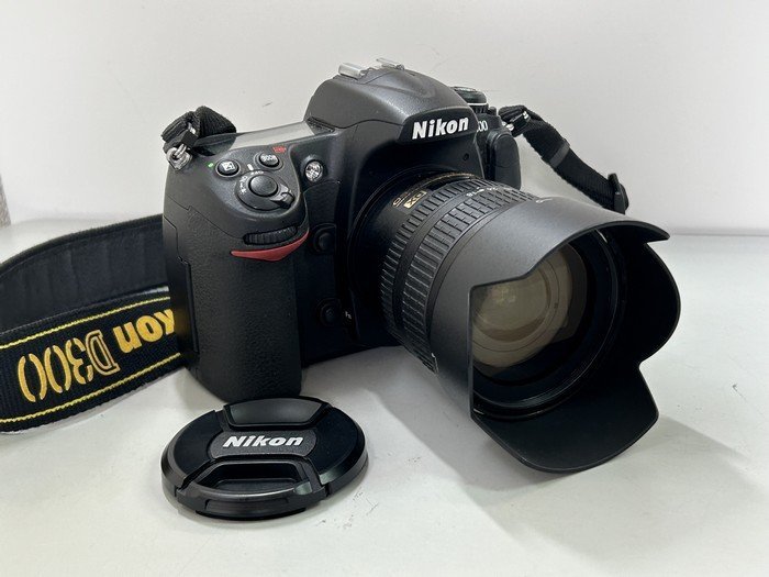 #綺麗【ニコン Nikon D300 レンズ交換式 デジタル一眼レフカメラ AF-S DX VR Nikkor 18-70mm f/3.5-4.5G ED ズームレンズ付】P03020_画像1