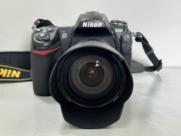 #綺麗【ニコン Nikon D300 レンズ交換式 デジタル一眼レフカメラ AF-S DX VR Nikkor 18-70mm f/3.5-4.5G ED ズームレンズ付】P03020_画像2