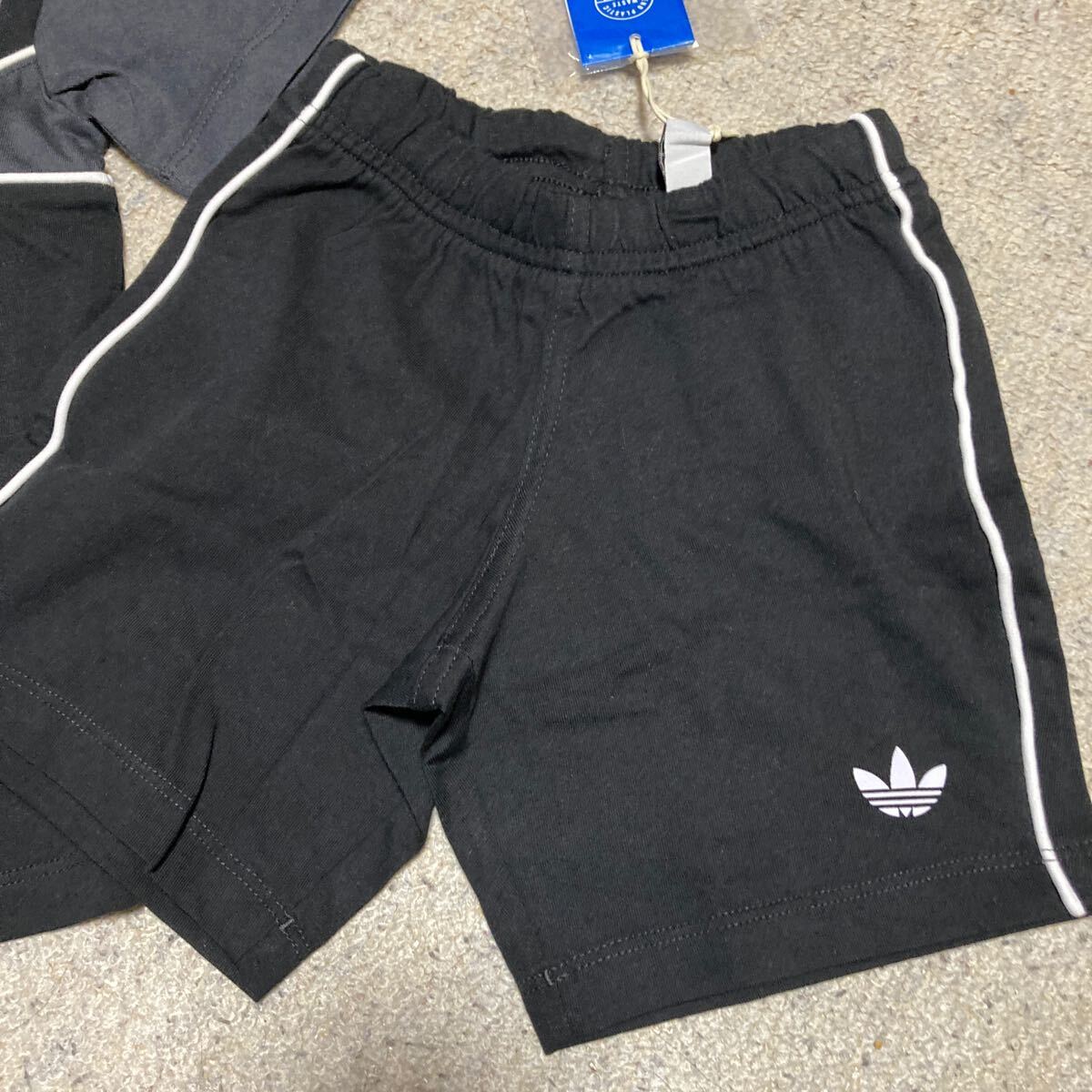 アディダス adidas ベビー キッズ 90 半袖 Tシャツ パンツ 上下セット タグ付き新品_画像4