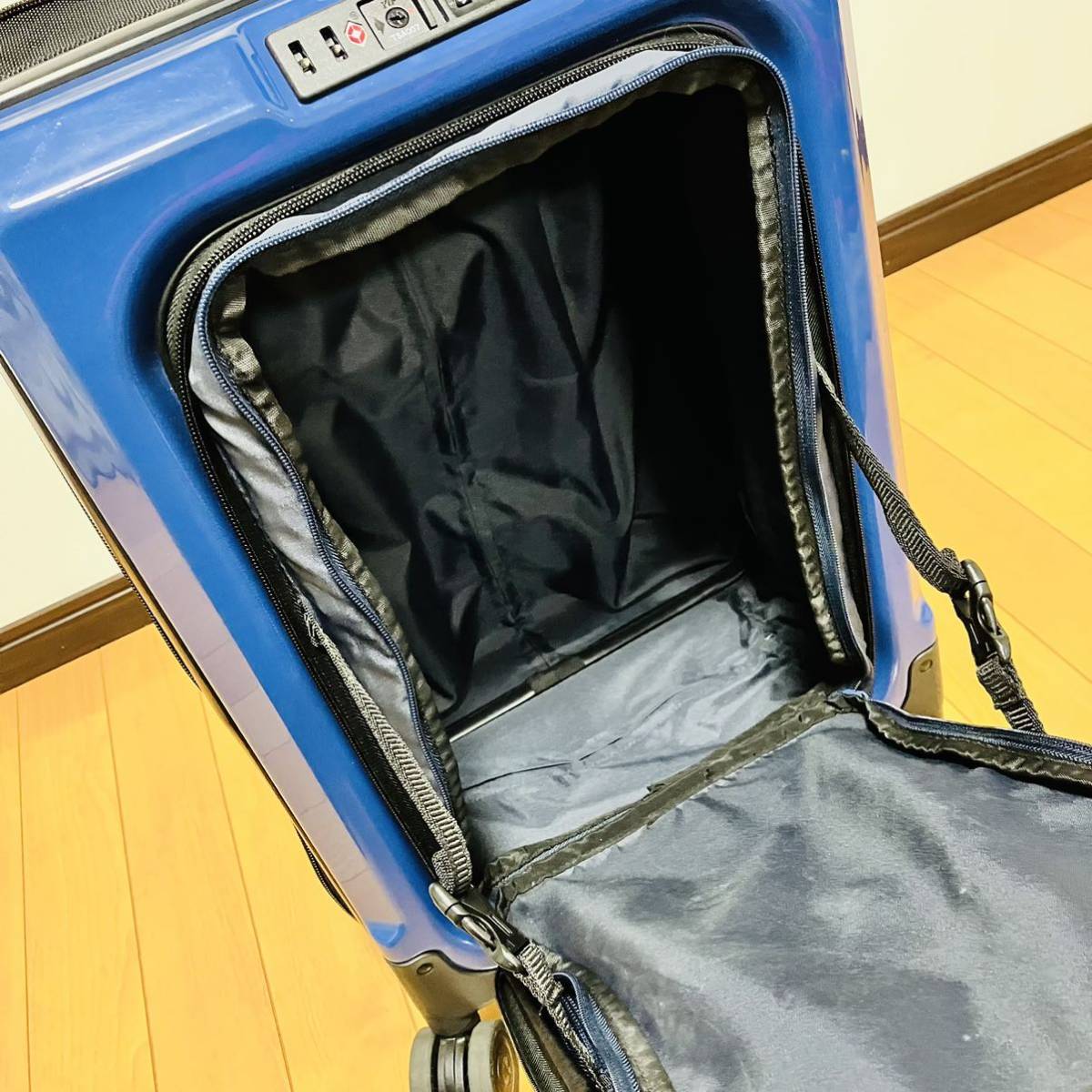 [6031/ unused goods ] Legend War car suit Carry case 35L navy thin type hard case machine inside bring-your-own correspondence 