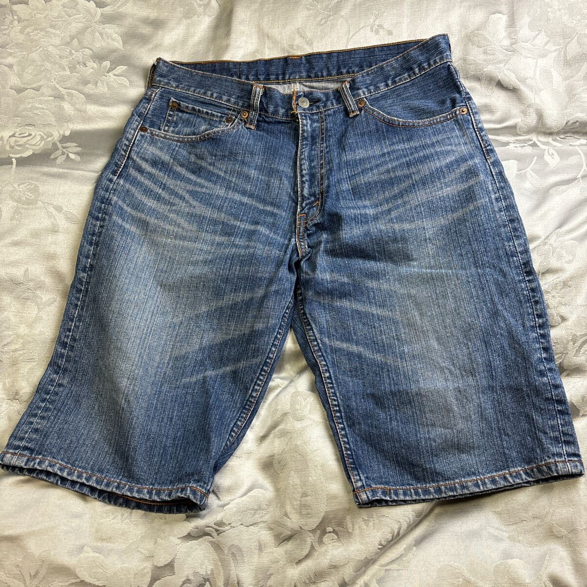 Levi's リーバイス ハーフパンツ サイズ32 ボトムス (管理番号2403IZ113)_画像1