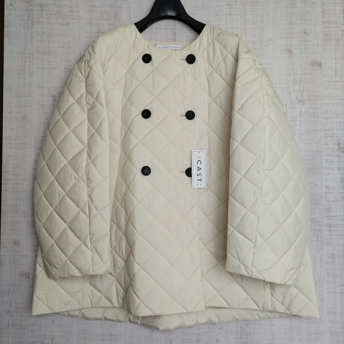 【新品未使用】CAST:　キャストコロン　中綿キルティングコート　オフホワイト