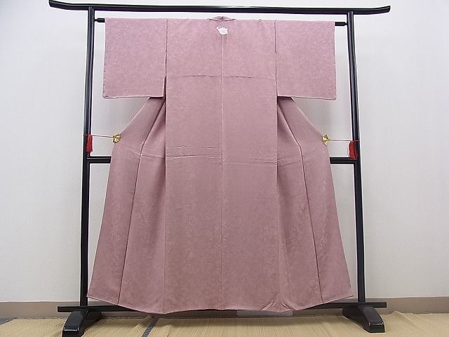 平和屋野田店■上質な色無地　花唐草地紋　退紅色　逸品　n-pm0039_画像2