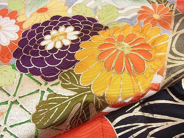 平和屋野田店■豪華振袖　駒刺繍　流水吉祥牡丹菊文　金彩　三越扱い　逸品　n-hj8757_画像7