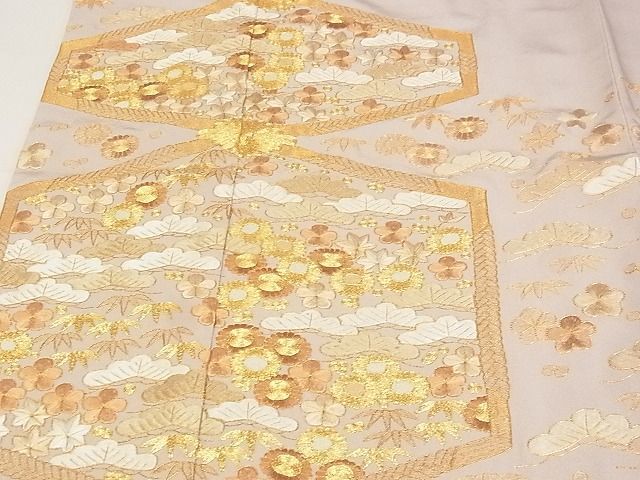 平和屋-こころ店■銀座きしや 色留袖 駒刺繍 総刺繍 亀甲花文 松竹梅 金糸 たとう紙付き 着丈161cm 裄丈66cm 正絹 逸品 A-ta8952の画像4