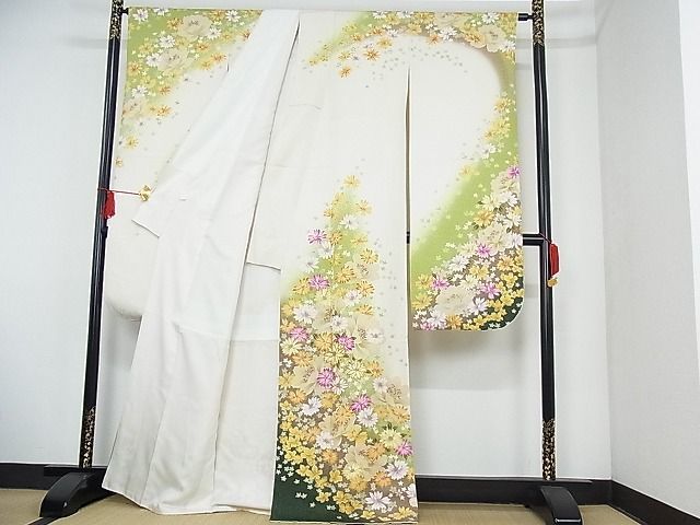 平和屋-こころ店■豪華振袖　舞花文　暈し染め　金糸　金通し地　着丈161cm　裄丈67.5cm　正絹　逸品　A-cs7716_画像2