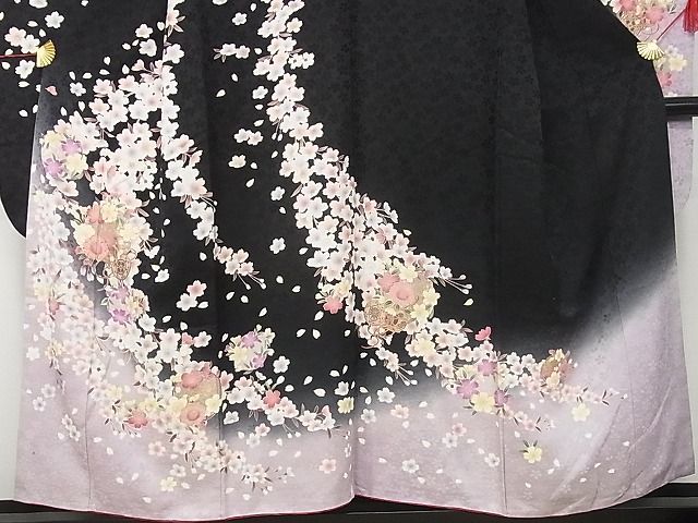 平和屋-こころ店■豪華振袖　駒刺繍　夜桜鼓文　暈し染め　金彩　着丈154cm　裄丈65cm　正絹　逸品　A-ja5987_画像3