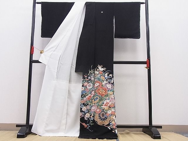 平和屋野田店■豪華黒留袖 友禅 作家物 花車文 逸品 未使用 n-hj8924の画像2