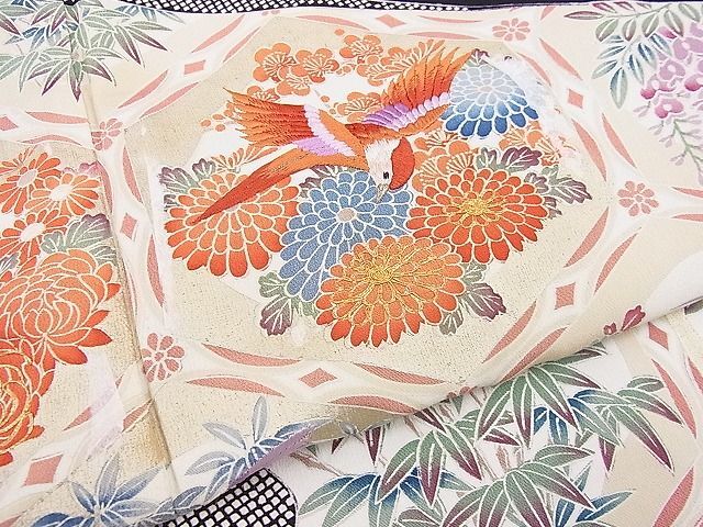 平和屋野田店■豪華黒留袖　駒刺繍　亀甲花鳥文　金糸　逸品　n-hj9078_画像5