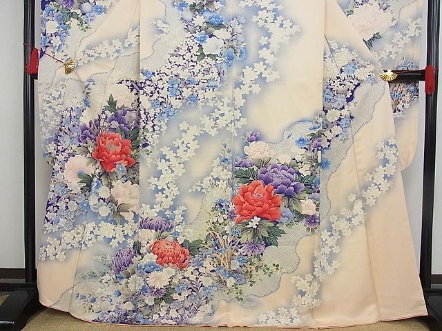 平和屋-こころ店■豪華振袖　草花文　暈し染め　金彩　着丈166cm　裄丈67cm　正絹　逸品　AAAC5241Bnp_画像3