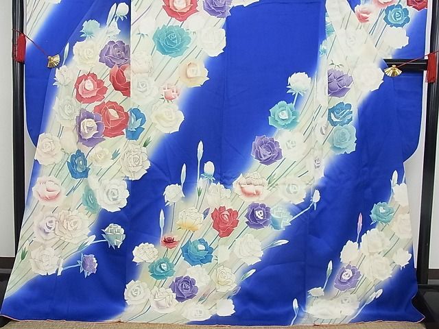 平和屋-こころ店■豪華振袖　駒刺繍　薔薇文　暈し染め　金彩　着丈173cm　裄丈68cm　正絹　逸品　AAAC5242Bnp_画像3