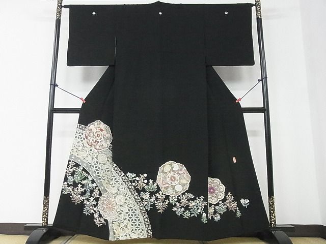 平和屋2■本加賀友禅作家 奥原一就 黒留袖 鏡裏草花文 逸品 DAAA0278eaの画像1