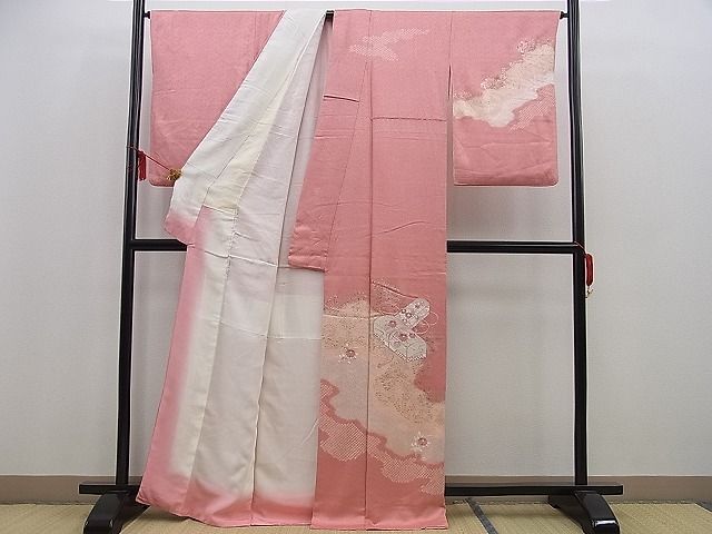 平和屋川間店■訪問着　絞り　刺繍　道長文箱花文　暈し染め　金銀彩　逸品　n-sa2504_画像2