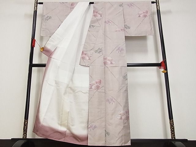 平和屋-こころ店◆本場大島紬　白大島　7マルキ　枝花文　着丈156.5cm　裄丈62.5cm　正絹　逸品　mop4000_画像2