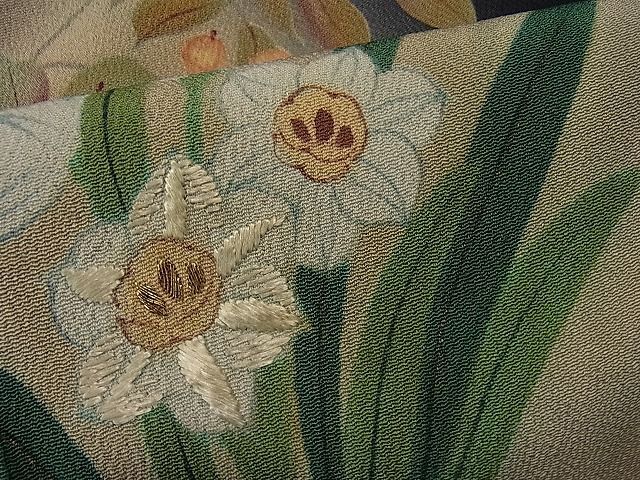 平和屋1■アンティーク　大正ロマン　黒留袖　刺繍　南天枝花文　暈し染め　金彩　逸品　CAAA1793yc_画像6