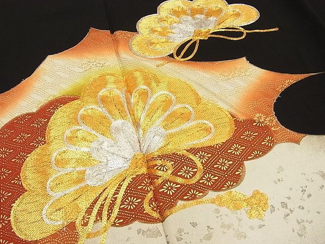 平和屋野田店■豪華黒留袖　駒刺繍　雲取り吉祥結び紐文　金彩　逸品　n-ne3005_画像4