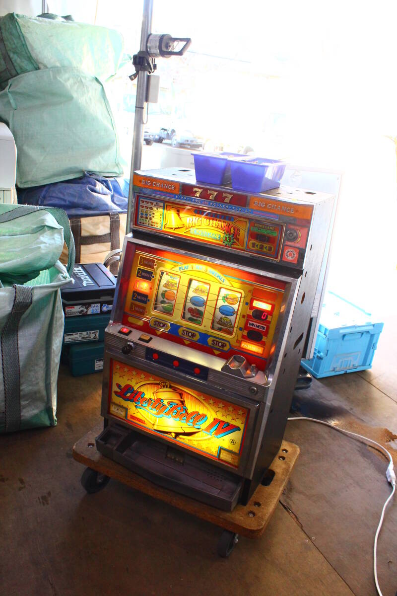KH03284 Liberty bell pachinko slot machine apparatus key less electrification OK used present condition goods 