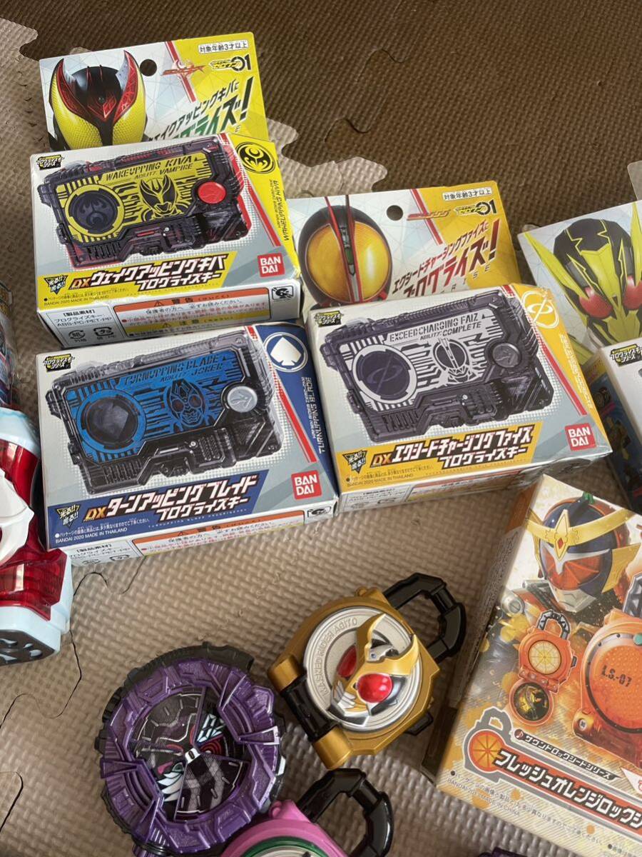 仮面ライダー 変身道具 大量 未開封あり プログライズキー ライドウォッチ 他 ゴースト エグゼイド リバイス ゼロワン ジオウの画像7