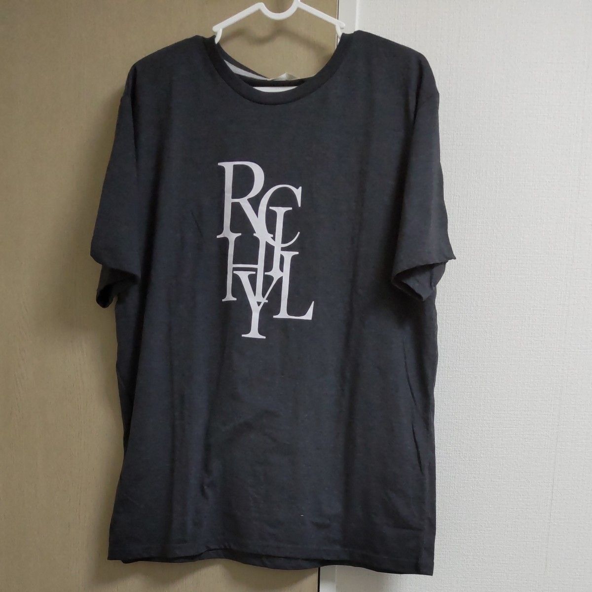 【新品未使用】半袖Tシャツ　ロゴＴ  レディース　Lサイズ　2枚まとめて　グレー　黒