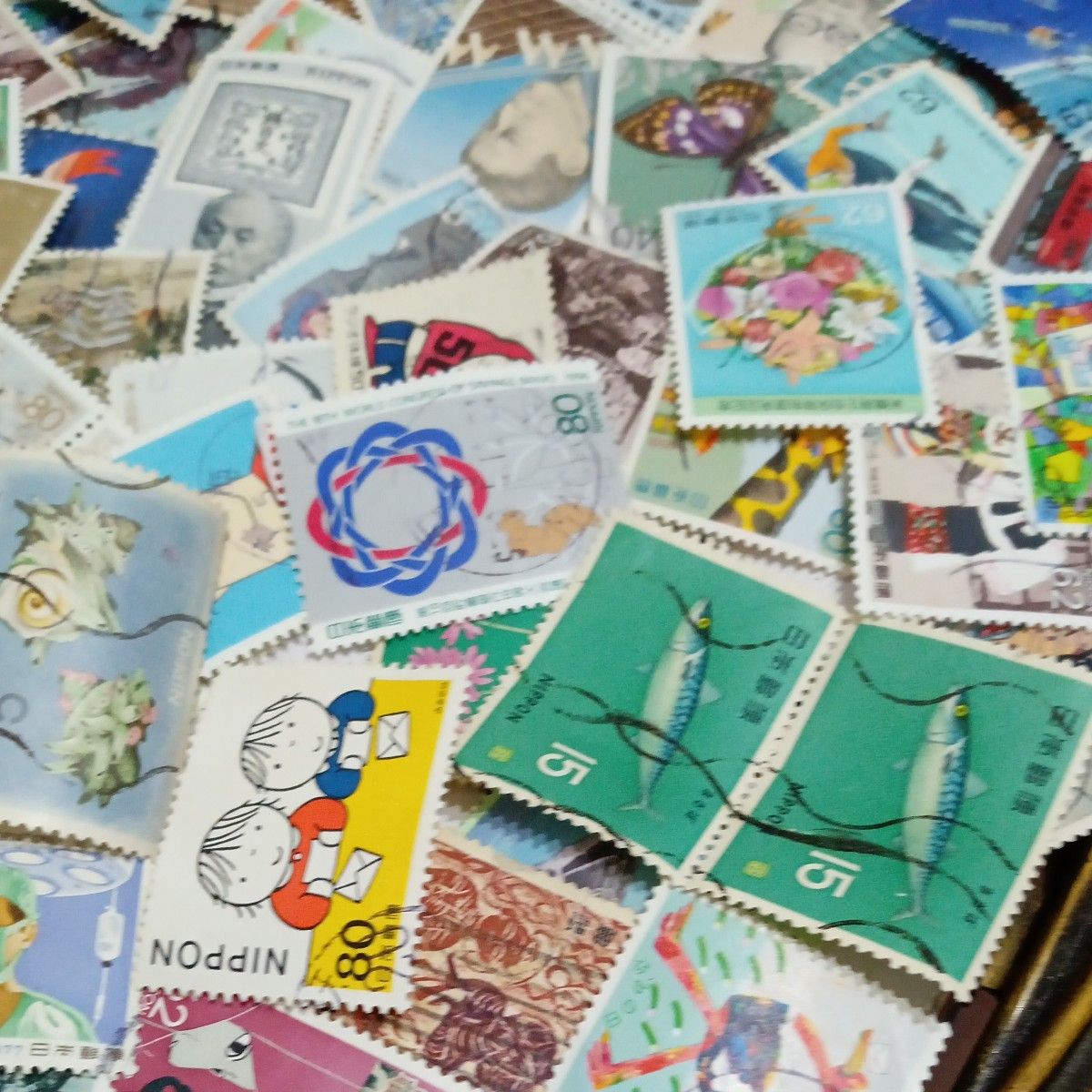 使用済み日本切手各種500枚+50枚以上オフペーパー・普通、小型切手無し、重複あり