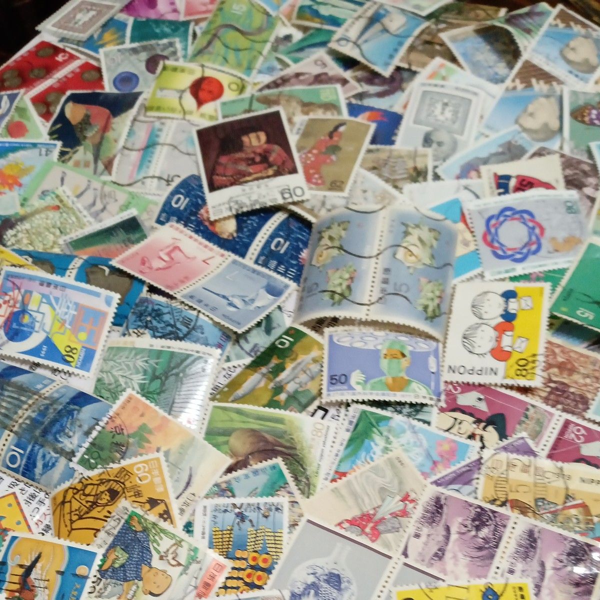 使用済み日本切手各種500枚+50枚以上オフペーパー・普通、小型切手無し、重複あり