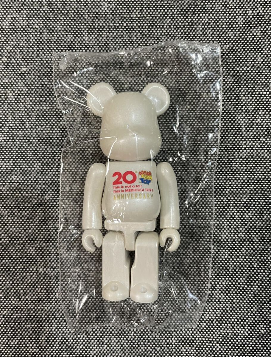 内袋未開封 ベアブリック シリーズ 32 BASIC ベーシック 『 @ 』 アットマーク 20TH アニバーサリー 100% BE@RBRICK メディコムトイ_画像1