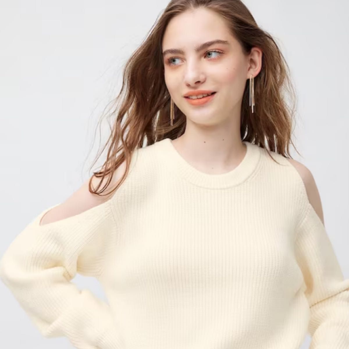【ほぼ未使用】春物セーター GU カットアウトセーター クリームホワイト Sサイズ