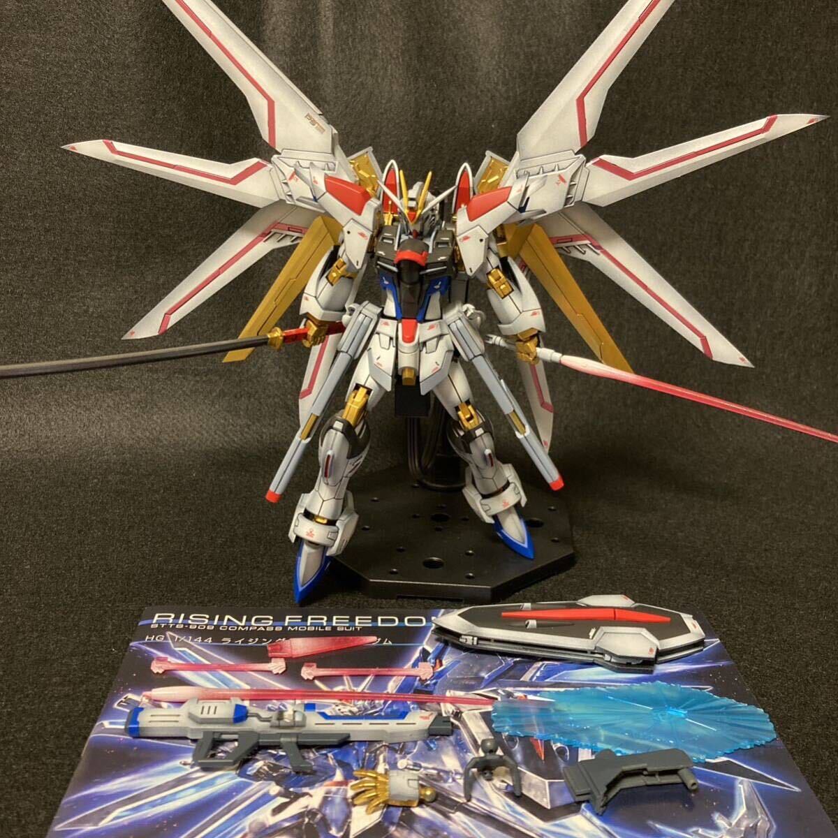 HG ライジングフリーダムガンダム　オリジナルカスタム　全塗装完成品　１円スタート　改修　改造　グラデーション　スタンド付き_画像10