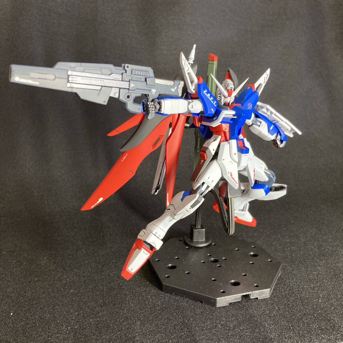 HGCE 1/144 デスティニーガンダム SpecⅡ 塗装済改修完成品 スペック2 SEED スタンド付き_画像2