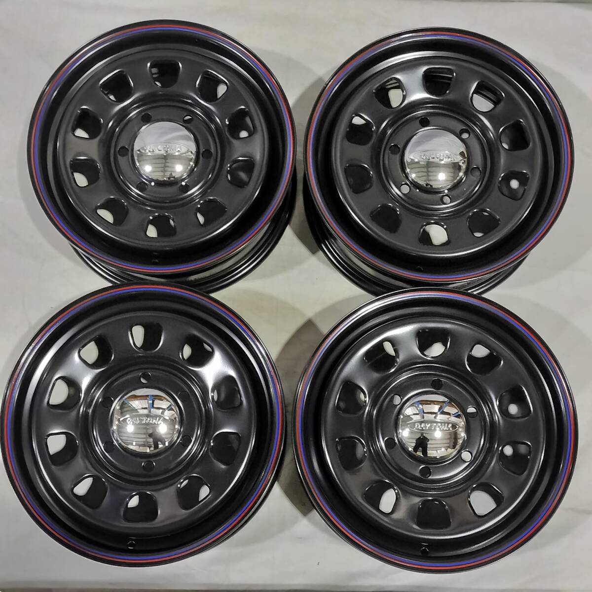 デイトナ ブラック 16-6.5J 6H139.7 ＋45 TOYO OPEN COUNTRY R/T オープンカントリー 215/65R16 ホワイトレター キャラバン E25 E26 NV350_画像1