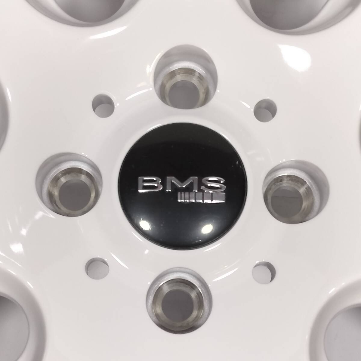 BMS M72-G2 グロスホワイト 17-7.5J 4H100 ＋43 ホイール4本セット BMW ミニ アクア ヤリス ヴィッツ ノート フィット スイフト デミオ ②_画像4