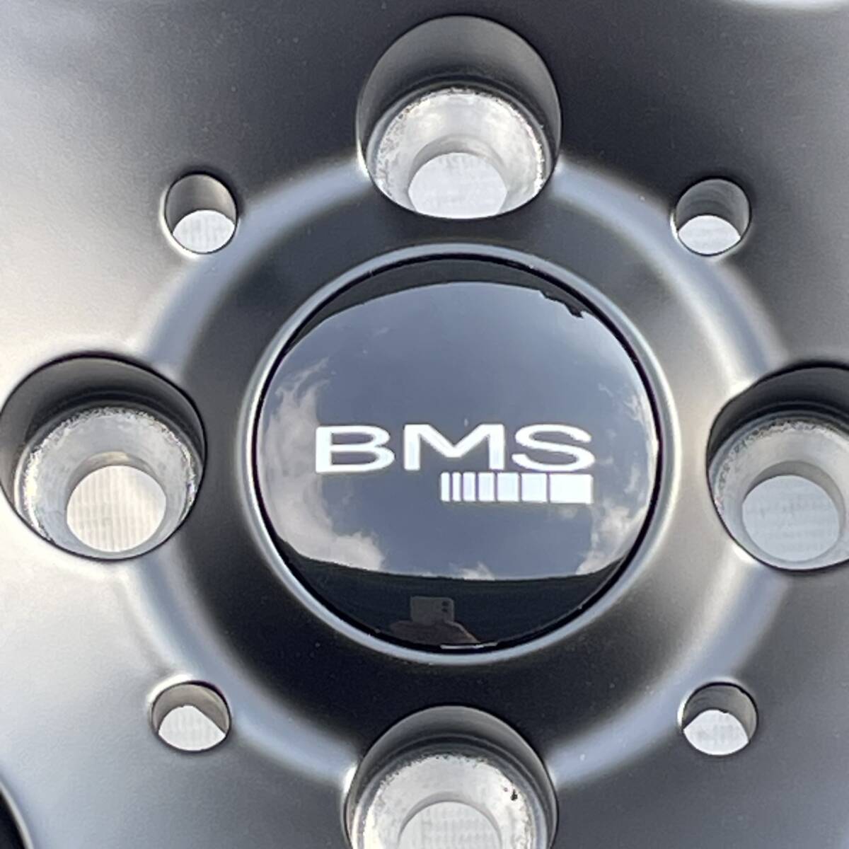 BMS M72-G2 フラットブラック 17-7.5J 4H100 ＋43 ホイール4本セット BMW ミニ アクア ヤリス ヴィッツ ノート フィット スイフト デミオ _画像4