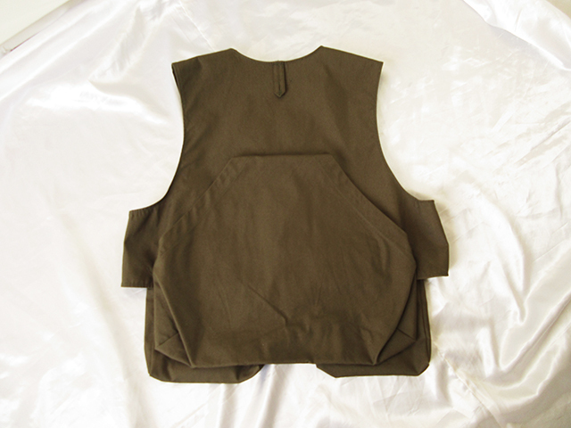 エンジニアードガーメンツ★2023ss ★国内レアモデル★≪≪税込定価 41,800円≫≫ ★ Fowl Vest - PC Weather Poplin /Olive 【XS】_画像2