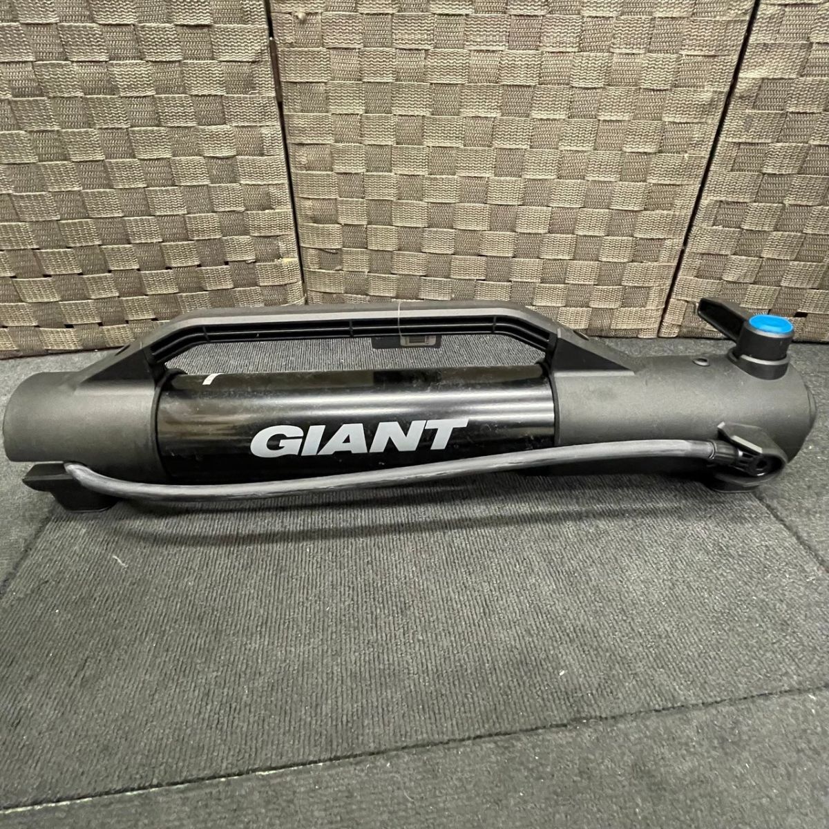 W809-D1-721 GIANT CONTROL TANK ジャイアント コントロールタンク 自転車 サイクリング用品 チューブレスタイヤ用 空気入れ 箱/タグ付 ③_画像2