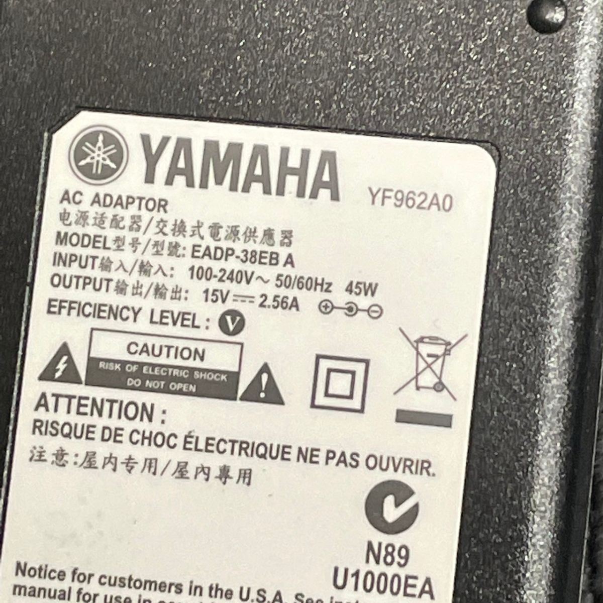 Y822-K18-4890 YAMAHA ヤマハ ギターアンプ THR10 ホワイト ACアダプター YF962A0 付き 通電/音出しOK ③の画像10