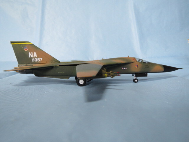 【リペイント完成品】1/144 F-Toys 『 F-111A Aardvark 』 米空軍 第429戦術戦闘飛行隊(067)_画像3