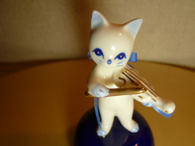 Carol/キャロル バイオリンを弾くネコのオルゴール 曲：虹の彼方に 新品・未使用・展示品・日本製の画像2