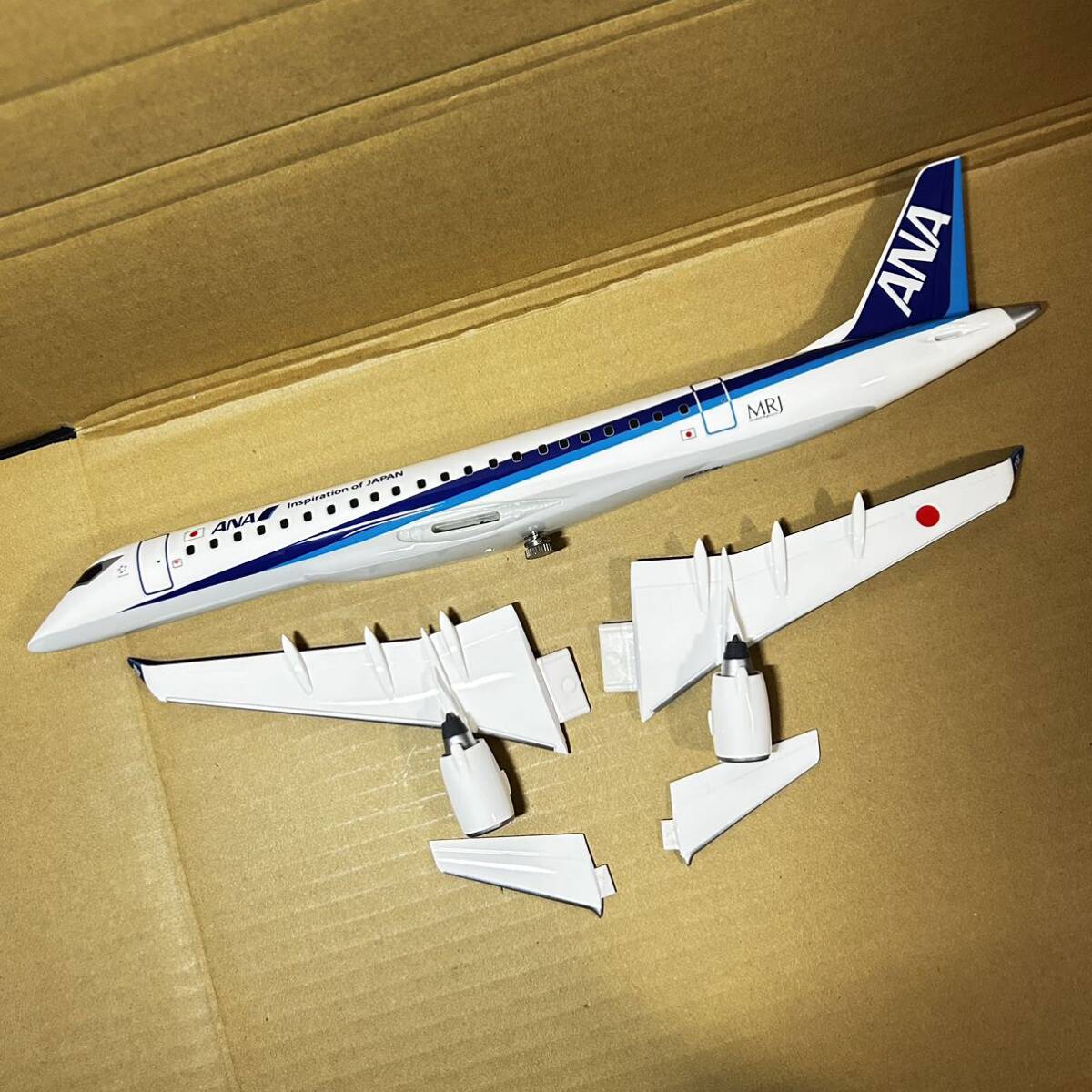 パックミン 1:100 MRJ90 三菱リージョナルジェット ANA PACMIN 航空機 模型 全日空 ABS製飛行機模型 1/100 MRJ-90_画像8