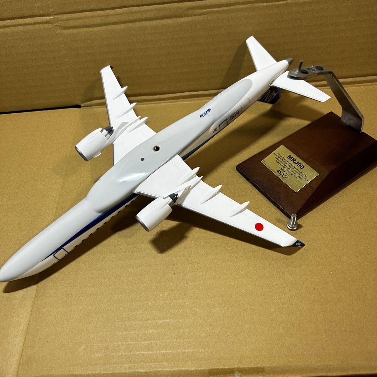 パックミン 1:100 MRJ90 三菱リージョナルジェット ANA PACMIN 航空機 模型 全日空 ABS製飛行機模型 1/100 MRJ-90_画像7