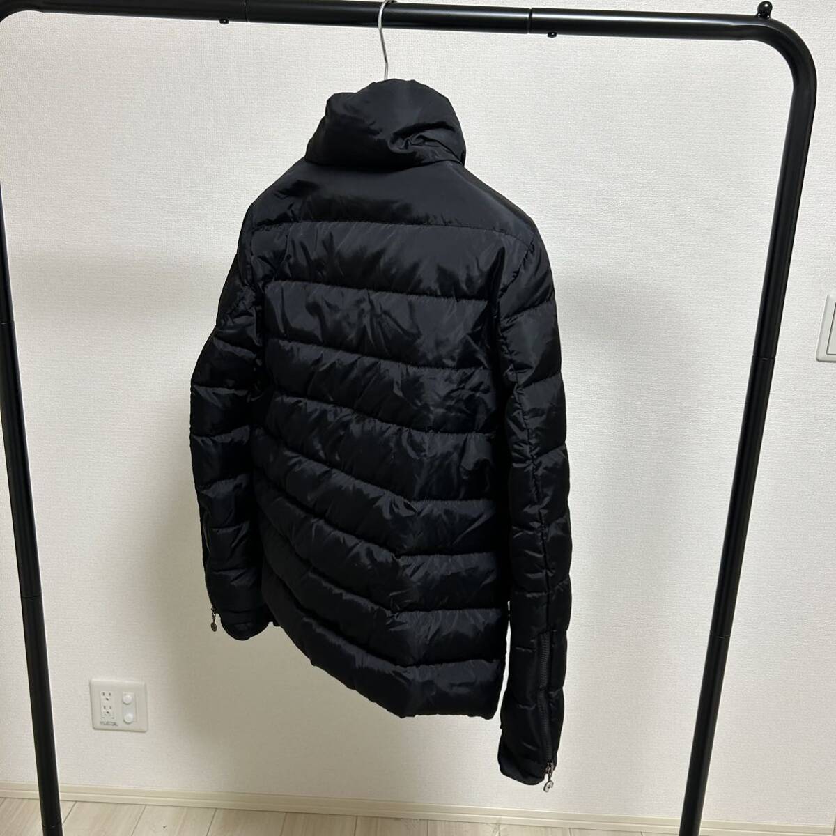 破格最安値】MONCLER モンクレール SEIRA セイラ 袖フリル 破格最安値】MONCLER モンクレール SEIRA セイラ 袖フリル