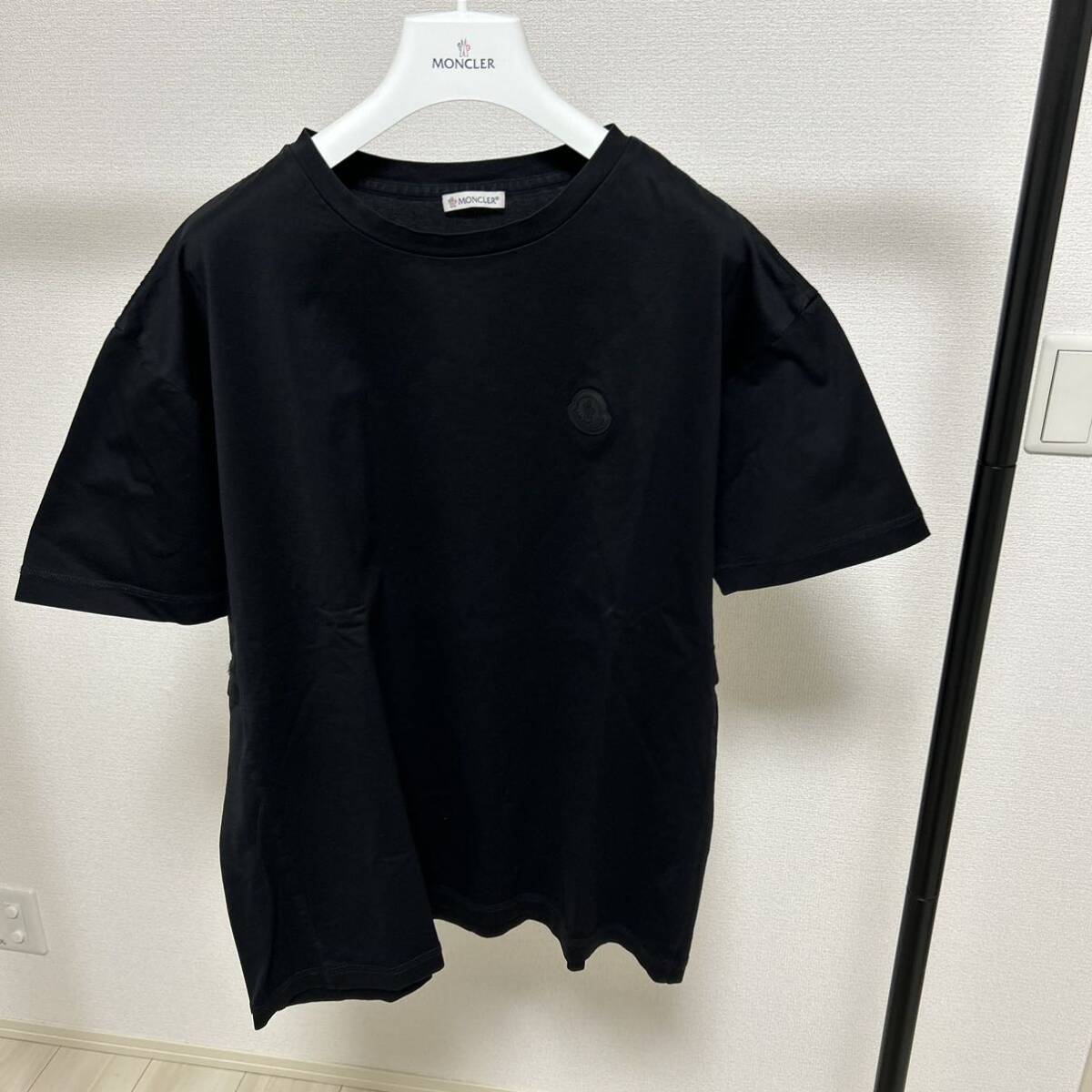 【美品】MONCLER モンクレール　ラバーワッペン　半袖　Tシャツ　黒　XL_画像1