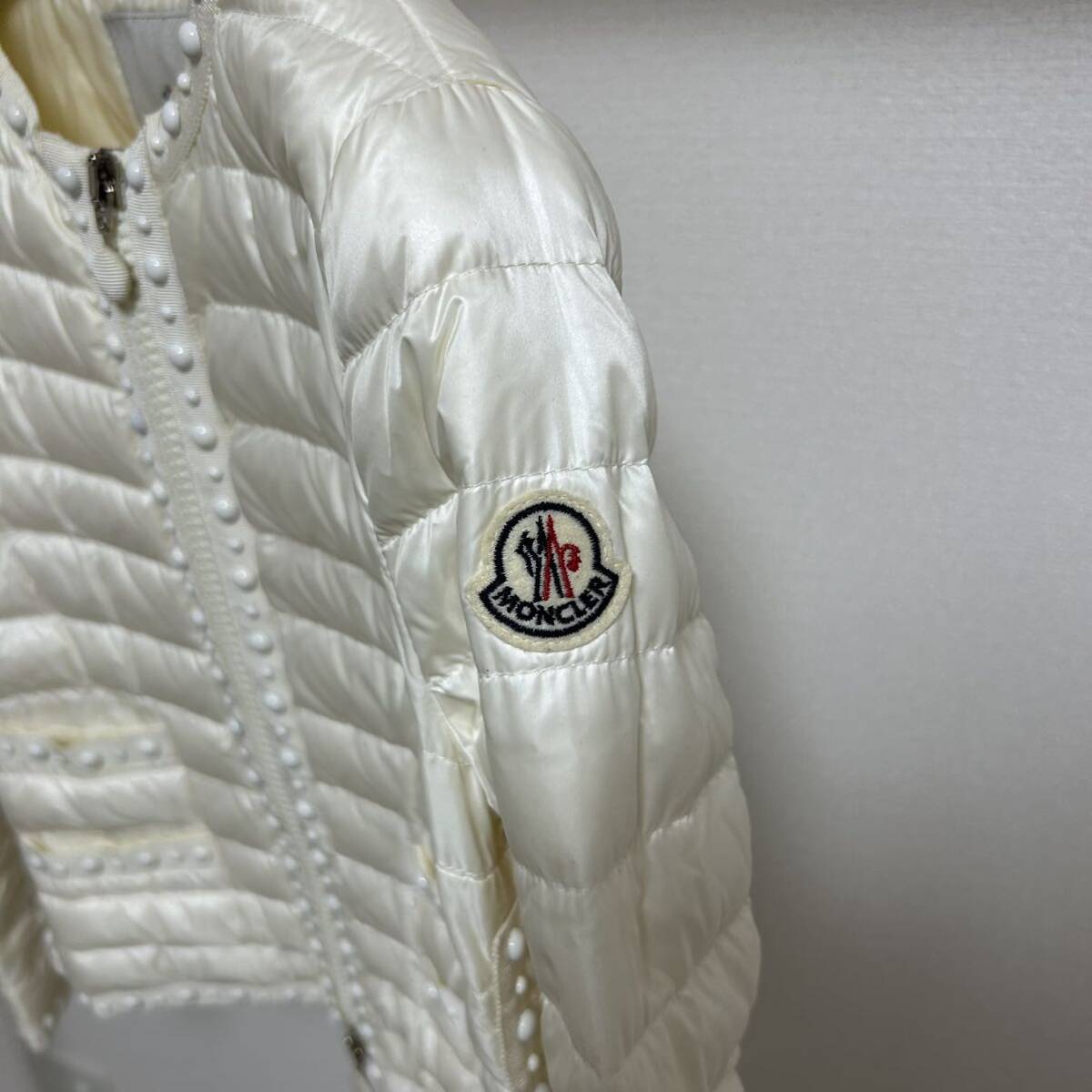 【最安値】MONCLER モンクレール ライトダウンジャケット ビジュー スタッズ 白 0の画像3