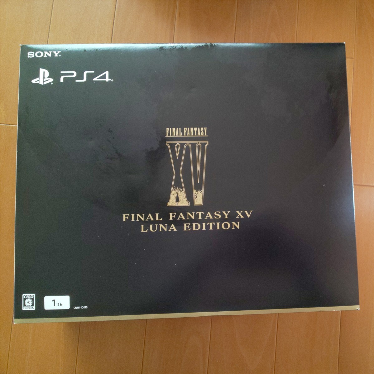 PS4本体 PlayStation4 FINAL FANTASY XV LUNA EDITION