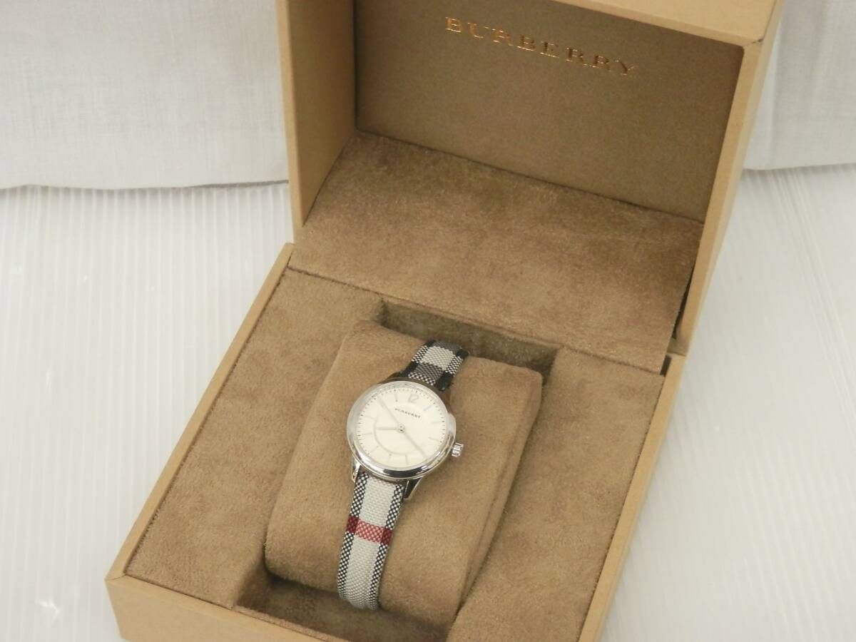 ●●BURBERRY バーバリー BU10200 ザクラシックラウンド クォーツ 腕時計 レディース チェック柄 箱付_画像1