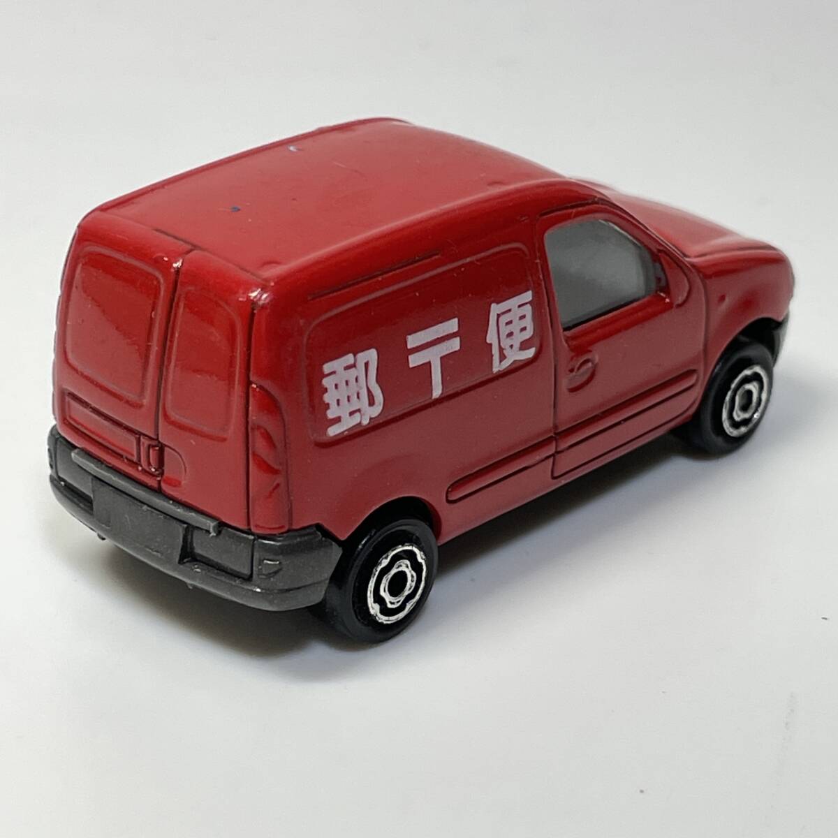 * Tomica size MajoRette Renault Kangoo mail truck *