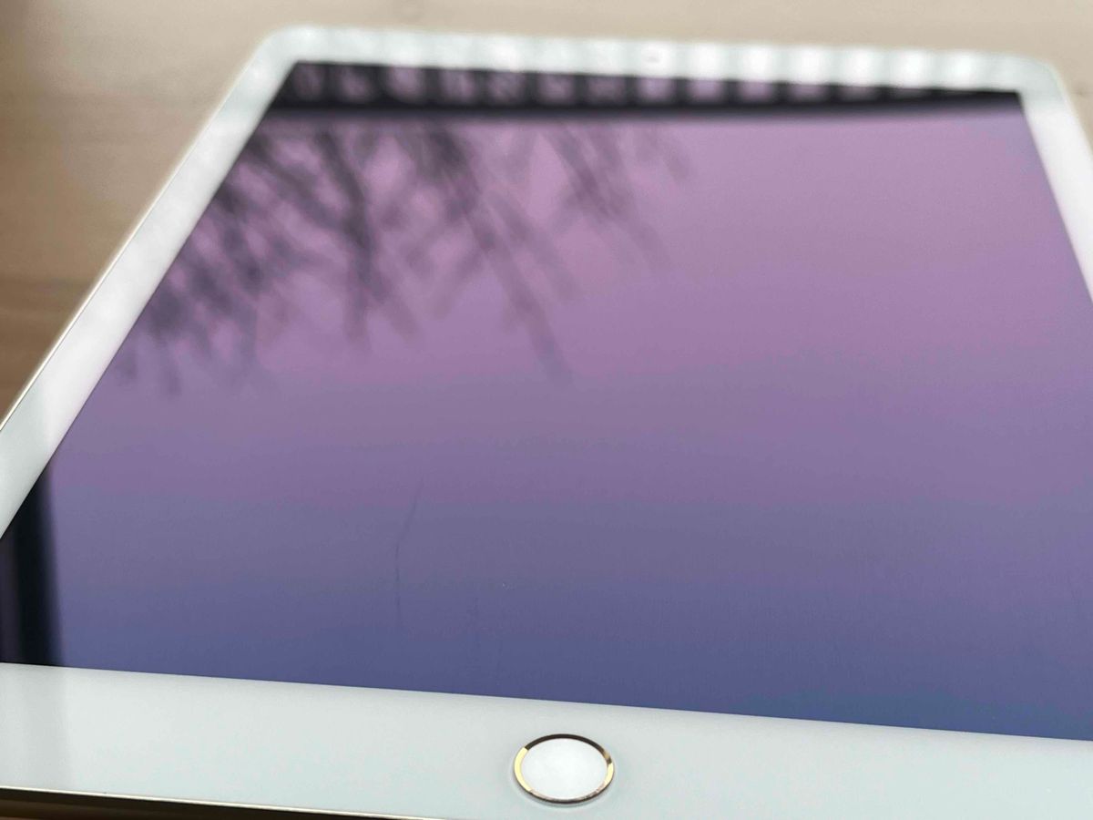 iPad Air2 64GB 9.7インチ Retinaディスプレイ WI-FIで使える アイパッドエアー2