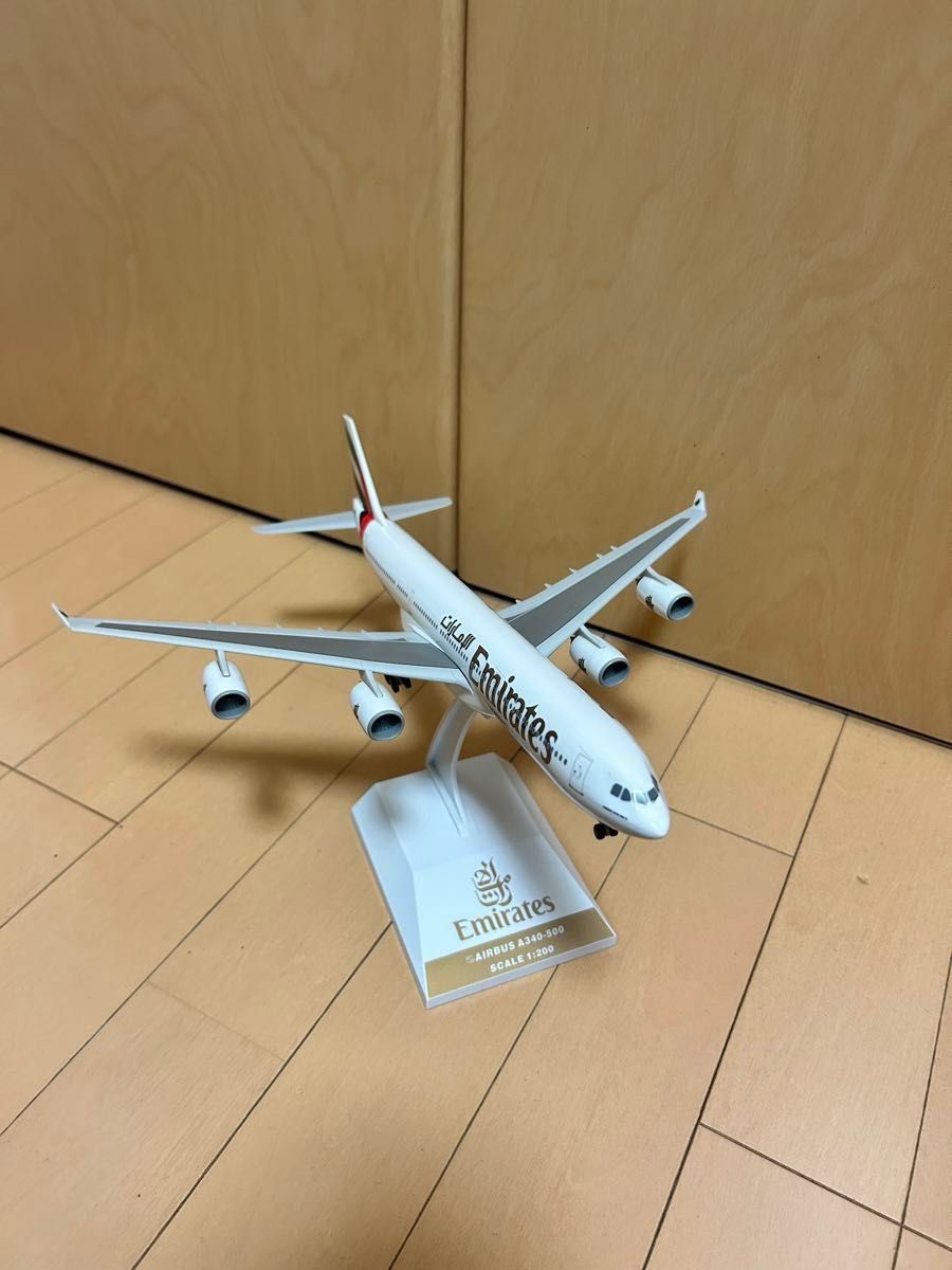 エミレーツ航空　モデルプレーン　A340-500