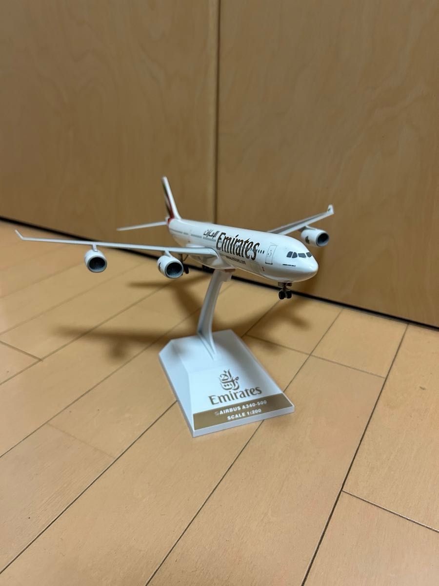 エミレーツ航空　モデルプレーン　A340-500