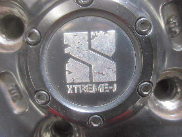 XTREME-J マッドブラック？ アルミ 12インチ 12X4J +42 4H PCD100・2022年製 145/80R12 LT タイヤ付 4本 バモス_画像2