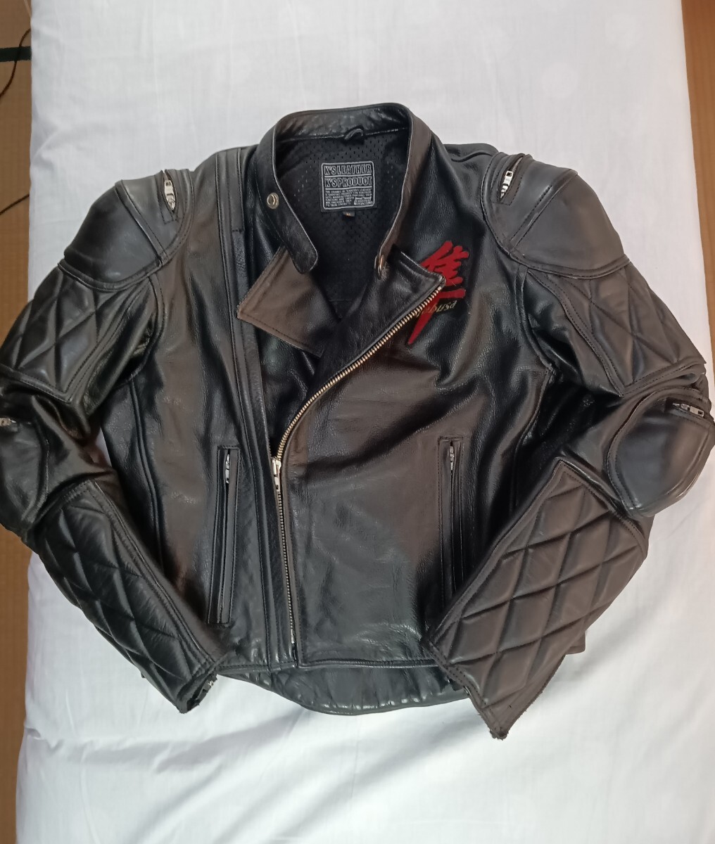 廃番レア KADOYA STEALTH LEATHER JACKET CUSTOM カドヤ ステルスライダースレザージャケット改 サイズM 『隼』刺繍ワッペン_画像2